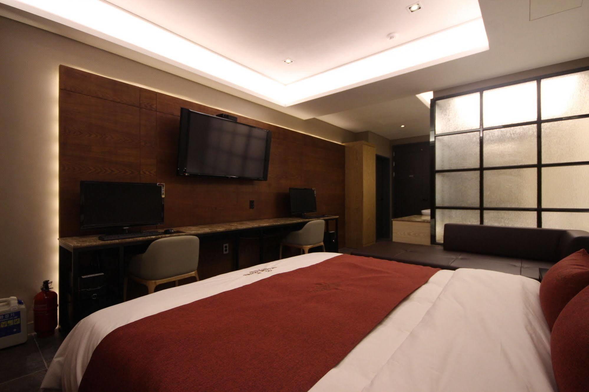 The Club Hotel Seomyeon Busan Esterno foto