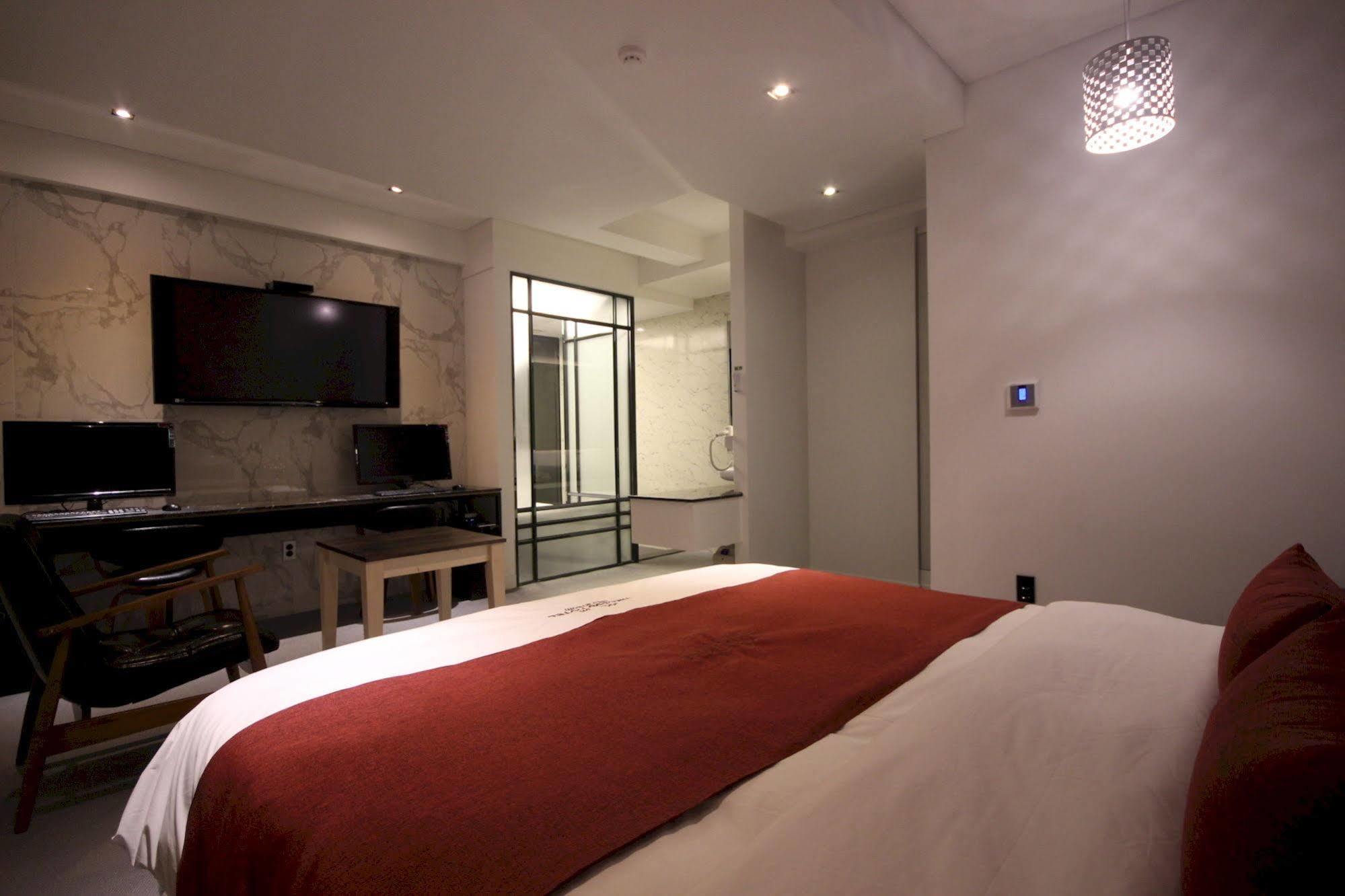 The Club Hotel Seomyeon Busan Esterno foto