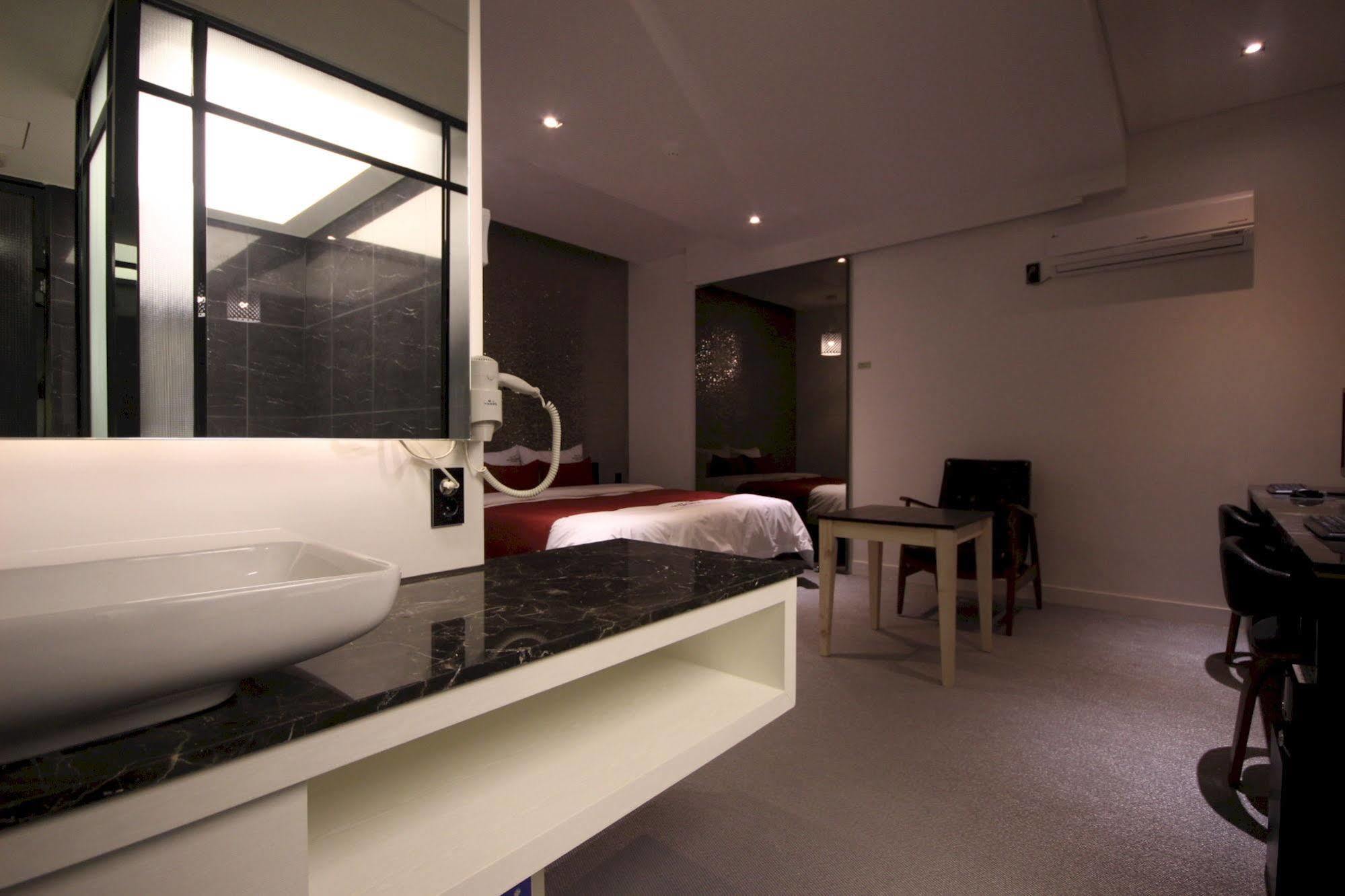 The Club Hotel Seomyeon Busan Esterno foto